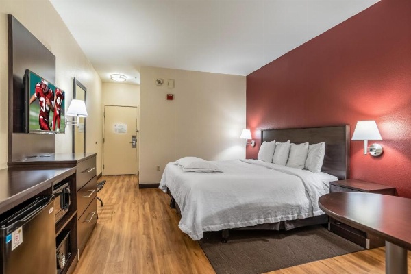 Red Roof PLUS+ San Antonio Downtown - Riverwalk image 11