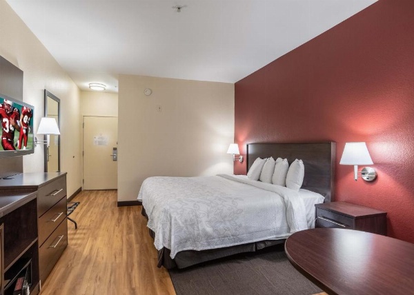 Red Roof PLUS+ San Antonio Downtown - Riverwalk image 20