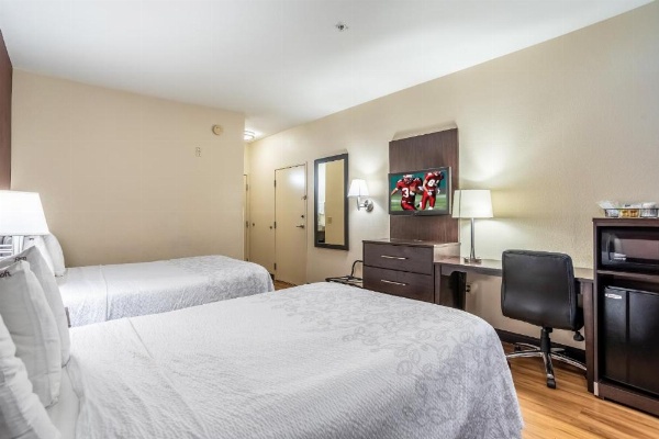 Red Roof PLUS+ San Antonio Downtown - Riverwalk image 23