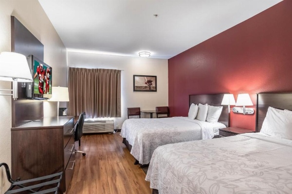 Red Roof PLUS+ San Antonio Downtown - Riverwalk image 24